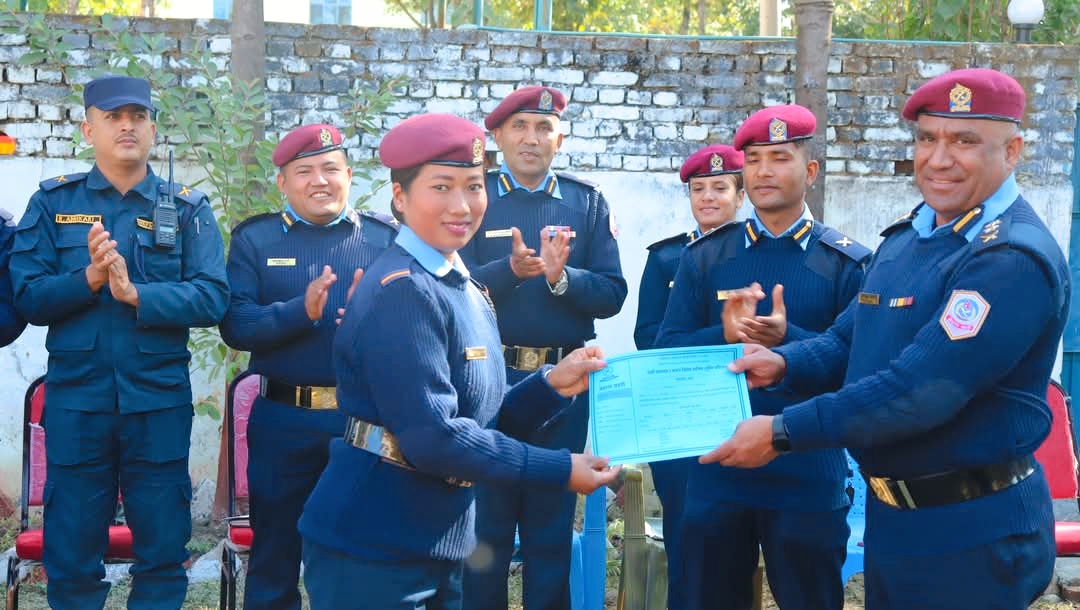 बाँके प्रहरीद्वारा विशेष अनुशिक्षण कार्यक्रम (घुम्ती प्रशिक्षण) तालिम समापन,